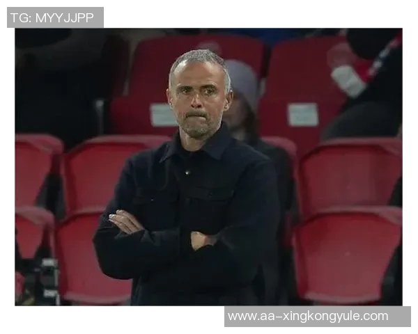 恩里克坚定支持舍瓦利耶：后卫失误不影响我们对他的信任