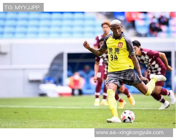 全市场消息称加拉塔萨雷冬窗欲引进卢克曼并准备丰厚合同