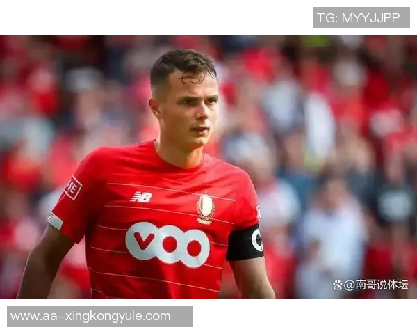 国米旧将范赫斯登因膝盖韧带重伤宣布退役年仅26岁