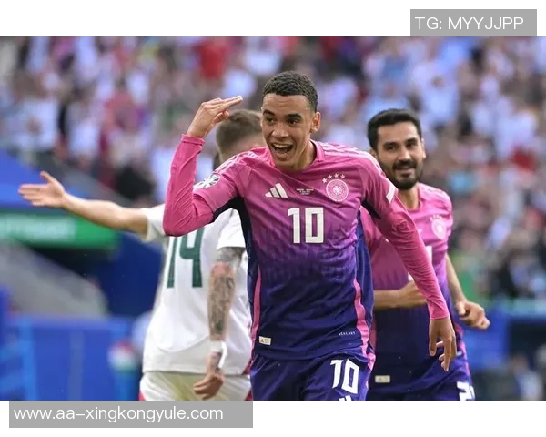 穆西亚拉复出在即今日参与球队部分训练备战新赛季