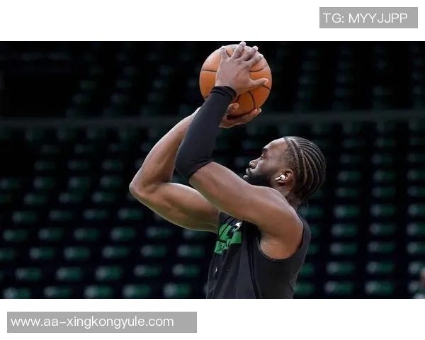 杰伦布朗独力难支28投15中砍下32分却难救球队于水深火热之中 杰伦布朗独力难支28投15中砍下32分却难救球队于水深火热之中